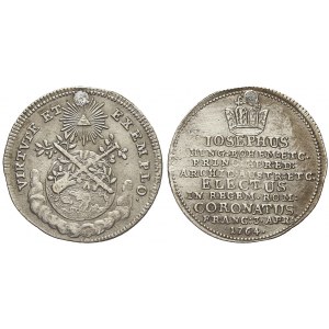 Josef II.  Malý žeton ke korunovaci na římského krále ve Frankfurtu 3.4.1764. Pod korunou 9-řádkový nápis ...