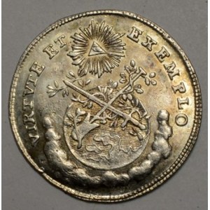 Malý žeton ke korunovaci na římského krále ve Frankfurtu 3.4.1764. Koruna, nápis / zeměkoule v oblacích, boží oko, opis...