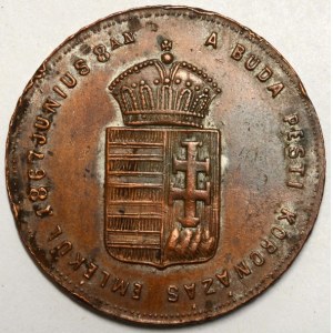 Medaile ke korunovaci na uherského krále v Budapešti 8.6.1867. Korunovaný uherský znak, opis / uherský dvouramenný kříž...