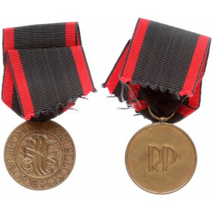 Poland  Medal 1930 of Independence 1918-1939. Three hydras pierced with three swords...