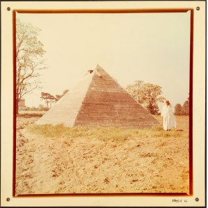 Natalia LACH-LACHOWICZ ur. 1937, Piramida, 1979