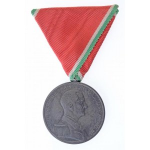 1939. Magyar Kis Ezüst Vitézségi Érem hadifém kitüntetés eredeti mellszalagon T:1- / Hungary 1939. ...