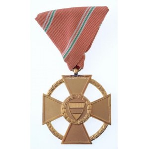 1946. Magyar Köztársasági Érdemérem arany fokozata aranyozott Br kitüntetés eredeti mellszalagon...