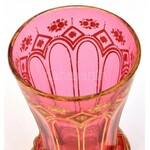 XIX. sz. vége: Rubinvörös üveg pohár. Formába fújt, kézzel festett, hibátlan, kis kopásokkal 14 cm ...