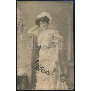 1908 Haraszti Mici (1882-1964) színésznő aláírt fotólapja, a hátoldalon saját kezű soraival, kissé kopott...