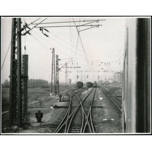 cca 1979 Lévai Csaba: Váltók és Híd a vonat végéből, 2 db feliratozott vintage fotóművészeti alkotás...