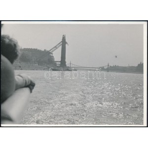 cca 1946-1950 Budapesti panoráma, rajta a romos Erzsébet-híd csonka pillérével, háttérben a helyre állított Szabadság...