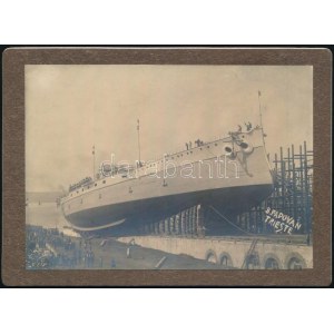 cca 1910 Az SMS Zrínyi, az Osztrák-Magyar Monarchia csatahajójának vízre bocsátása, keményhátú fotó, 11x15,5 cm ...