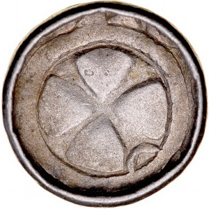 Denar krzyżowy XI w., Av.: Krzyż kawalerski, między ramionami pałąk, Rv.: Krzyż prosty, między ramionami duże kropki.