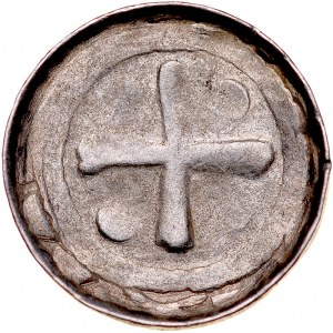 Denar krzyżowy XI w., Av.: Krzyż kawalerski, między ramionami pałąk, Rv.: Krzyż prosty, między ramionami duże kropki.