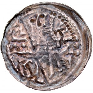 Opolsko-raciborský, Ladislav II. 1163-1177, denár, Av.: Dvě postavy s praporcem, v poli písmeno W, Rv: R: perlový kříž, mezi rameny písmena.