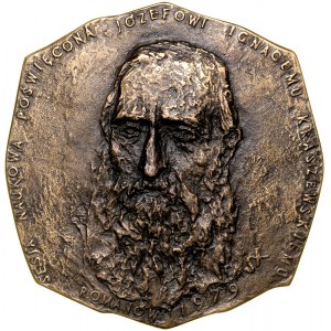 A 1979 medal by Jozef Stasinski dedicated to a scientific session in Romanow about Jozef Ignacy Kraszewski.