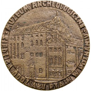 Medal odlewany z 1981 roku wydany z okazji XX lecia Sekcji Numizmatycznej PTAiN w Poznaniu.