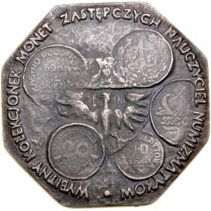 Medal odlany ku czci Józefa raburskiego, założyciela koła numizmatycznego w Gnieźnie.