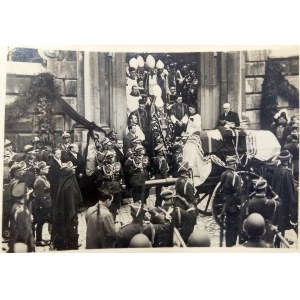 Zdjęcie z pogrzebu J.Piłsudskiego, Wyjście z katedry Wawelskiej