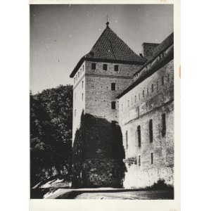 BYTÓW. Fragment zamku z wieżą
