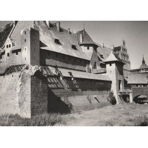 MALBORK. Fragment zamku – widoczne zniszczenia wojenne