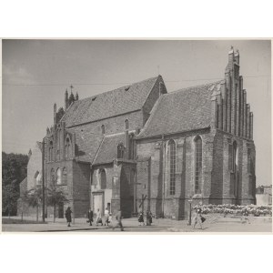 STAROGARD GDAŃSKI. Kościół św. Mateusza po odbudowie ze zniszczeń wojennych