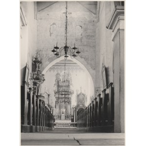 STAROGARD GDAŃSKI. Kościół św. Mateusza – widok na ołtarz w trakcie renowacji wnętrza