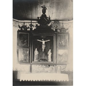 DŹWIERZUTY (pow. szczycieński). Drewniany ołtarz w kościele ewangelickim, wykonany w 1599 r. przez m...