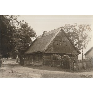 KURKI (pow. olsztyński). Drewniana chata