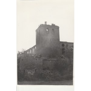 BRANIEWO. Ruiny zniszczonej w czasie II wojny światowej Wieży Kleszej przy Liceum Hosianum