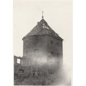 BRANIEWO. Ruiny zniszczonej w czasie II wojny światowej Wieży Młyna Kieratowego