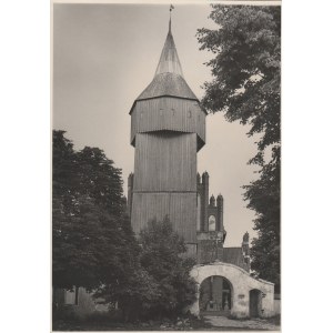 RADOSTOWO (pow. olsztyński). Kościół św. Jerzego z drewnianą dzwonnicą