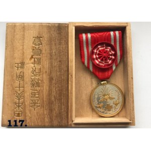 Medal I klasy - złoty Japońskiego Czerwonego Krzyża