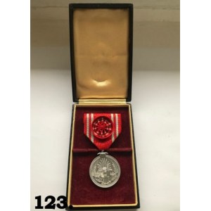 Japoński medal członka specjalnego za zasługi dla Japońskiego Czerwonego Krzyża