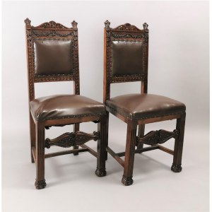 Para krzeseł w manierze historycznej