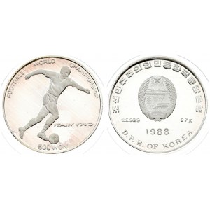 Korea-North 500 Won 1988 World Championship Soccer. Averse: National arms above date and D.P.R. of Korea. Reverse...