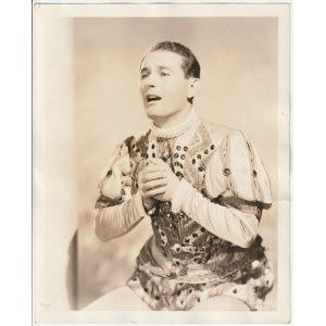Zdjęcie portretowe J. Kiepury w kostiumie operowym; wym.: 250x200 mm; stan bdb.; ...