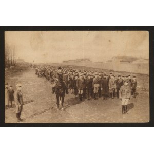 Kolumna marszowa na ćwiczeniach w 1917 r.