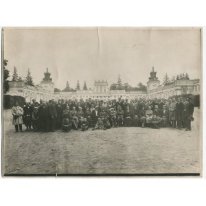 fotografia Wilanów - Grupa zwiedzających Pałac w Wilanowie [1934]