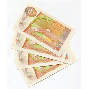 Suriname 4 x 2-1/2 Gulden 1985