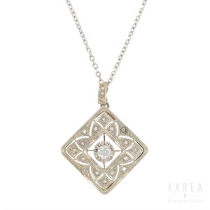 An Art Deco pendant with chain