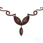 A garnet set necklace
