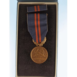 ČSSR / AE medaile Za vynikající práci, číslovaná, orig. etue,