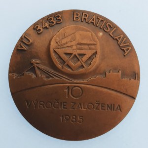 ČSSR / Medaile VÚ 3433 Bratislava, 10 výr. založení / Věnuje velitel, lak., etue,