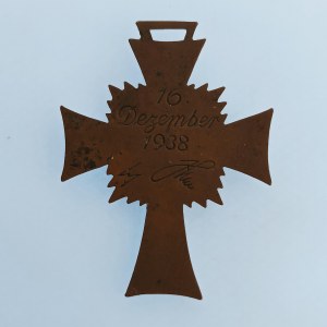 Německo / Záslužný kříž Deutchen Mutter, 2. model - s datem, bronz, bez stuhy,