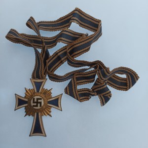 Německo / Záslužný zlatý kříž Deutschen Mutter, orig. stuha,