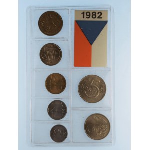 Období 1945-1990 / Sada oběžných mincí 1982, mírně poškoz. obal