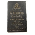 [Bytom] Fotografia portretowa na tekturce firmowej E. Richter Beuthen