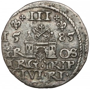 Stefan Batory, Trojak Riga 1585 - hladká čiapka