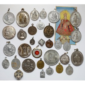 Zestaw medalików religijnych i obrazek
