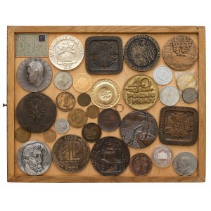 Set of medals, tokens, plaques (32pcs)