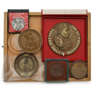 Set - große Medaillen und Medaillon (6 Stück)