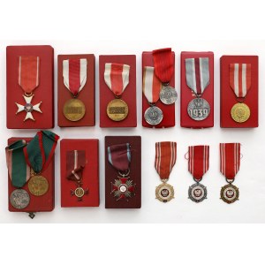 Poľská ľudová republika, súbor rôznych medailí - väčšina v krabičkách (14ks)