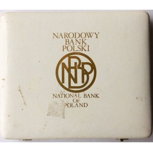 Oryginalne pudełko NBP do złotego setu papieskiego z 1982 r